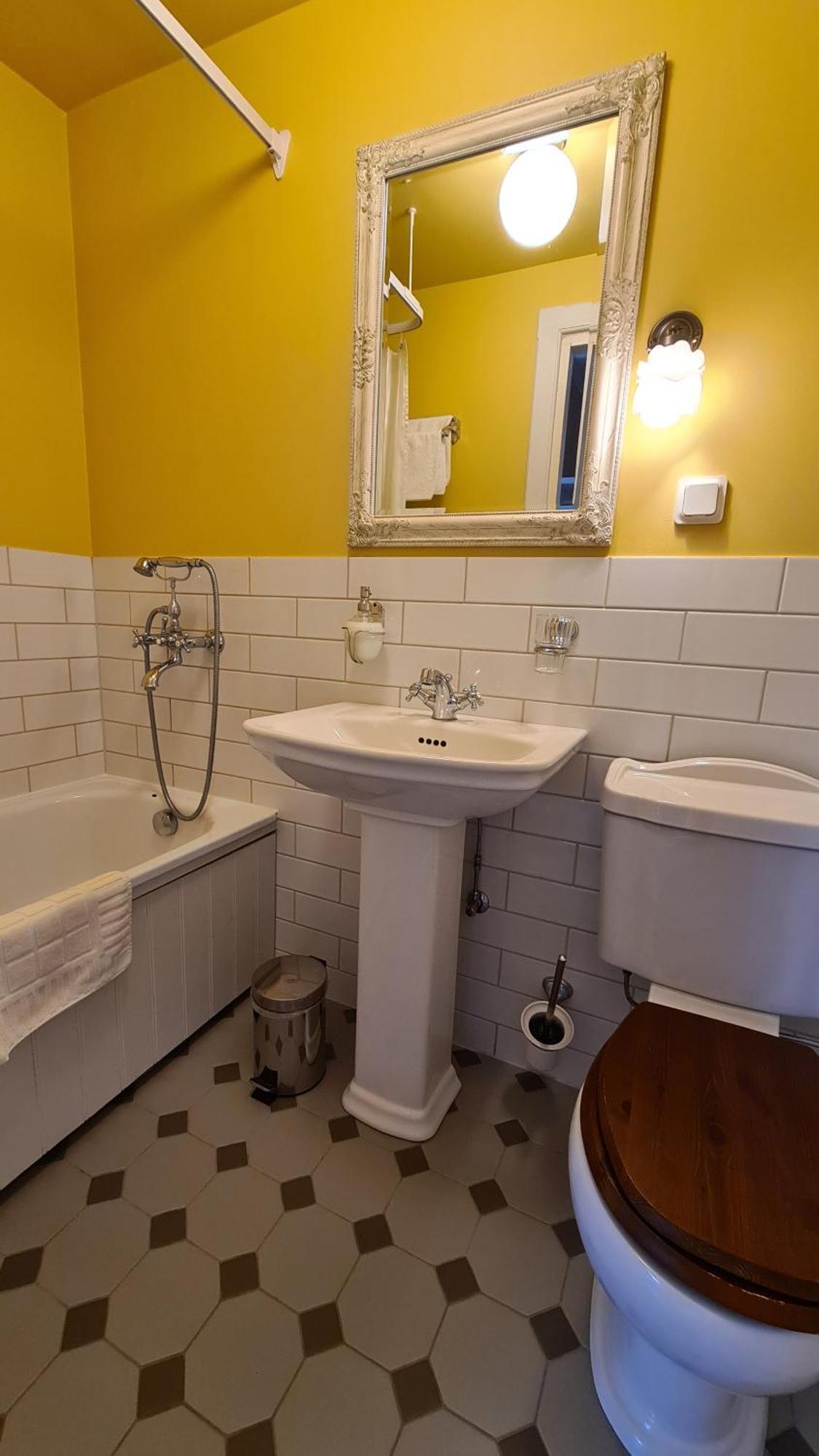 Lahe Guesthouse Haapsalu Ngoại thất bức ảnh