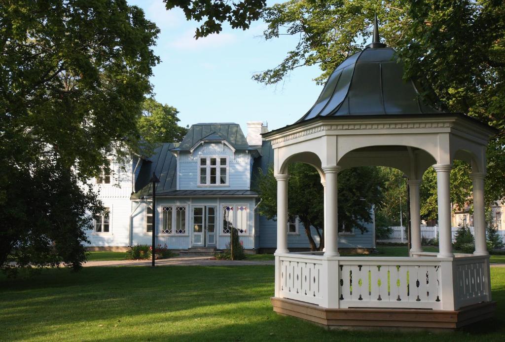 Lahe Guesthouse Haapsalu Ngoại thất bức ảnh
