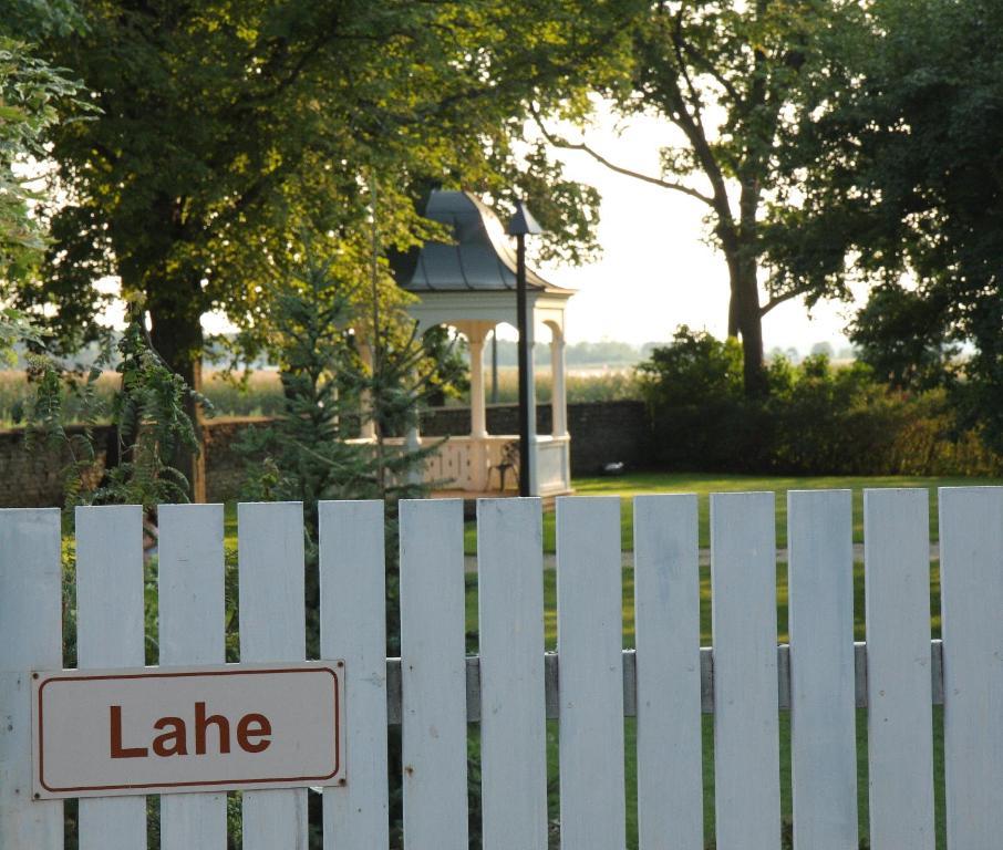 Lahe Guesthouse Haapsalu Ngoại thất bức ảnh